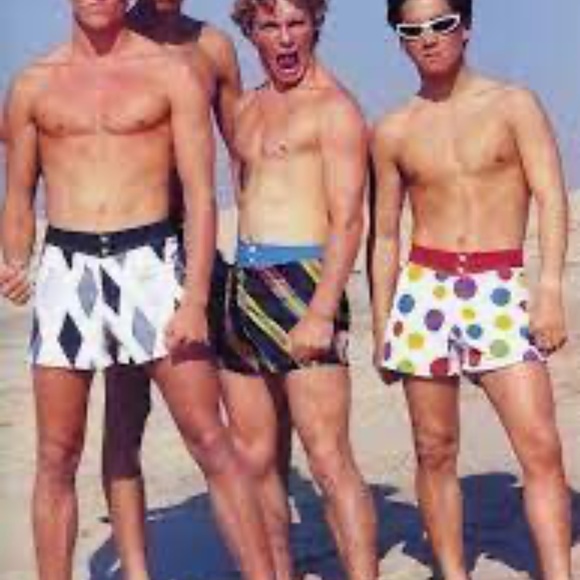 7 pairs of Quiksilver "Echo Beach" board shorts - Picture 4 of 5